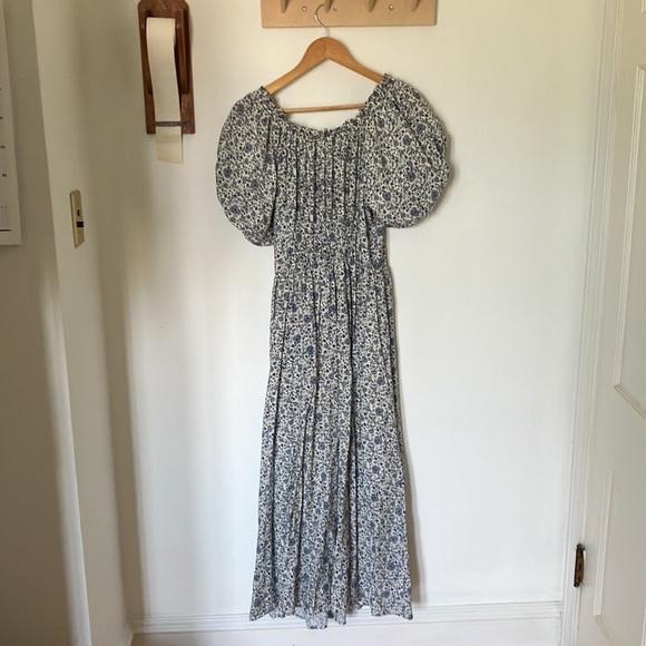 Beautiful puff sleeve prairie dress - Picture 4 of 4